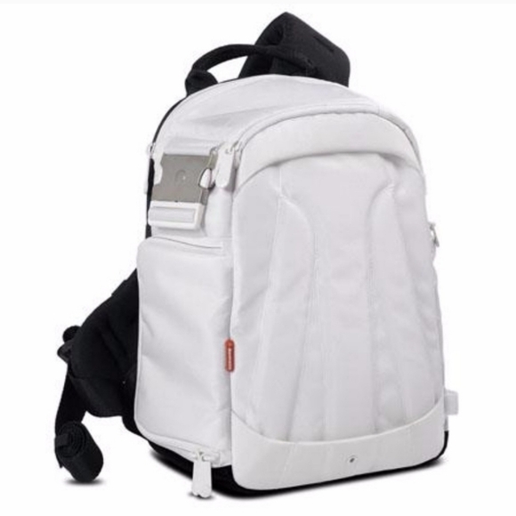 Manfrotto Other - Manfrotto Agile Like New V Sling S. W. Style Camera Bag